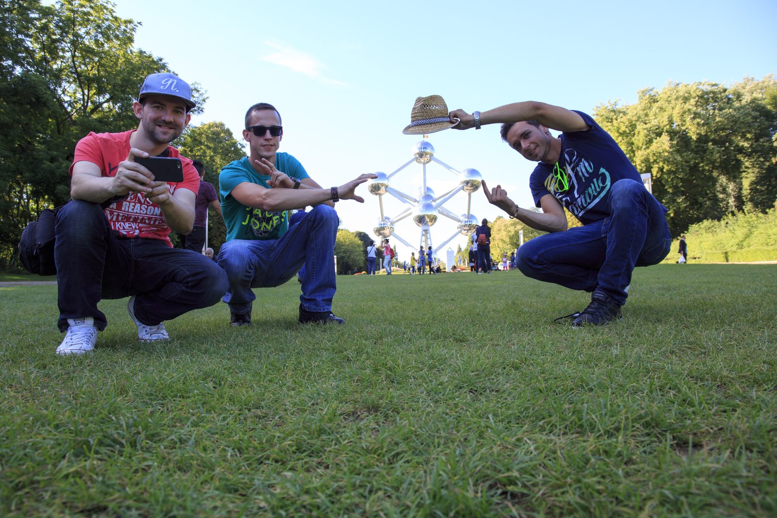 Die Crew am Atomium in Brüssel